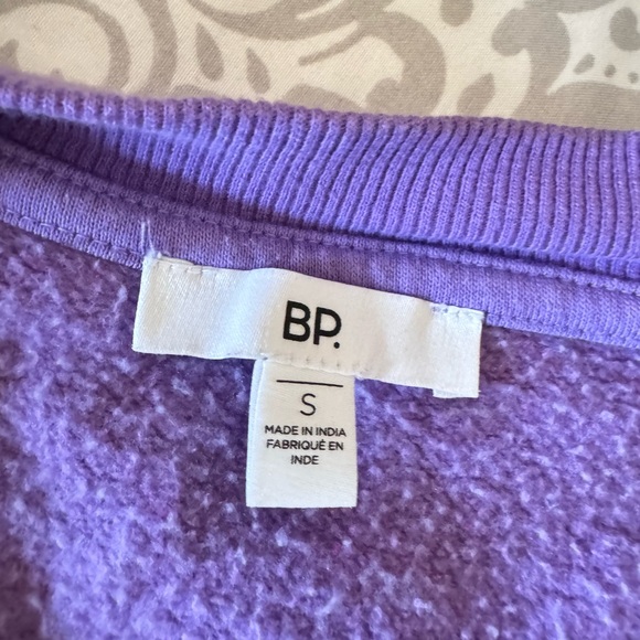 Small cropped top sweater - Picture 2 of 3